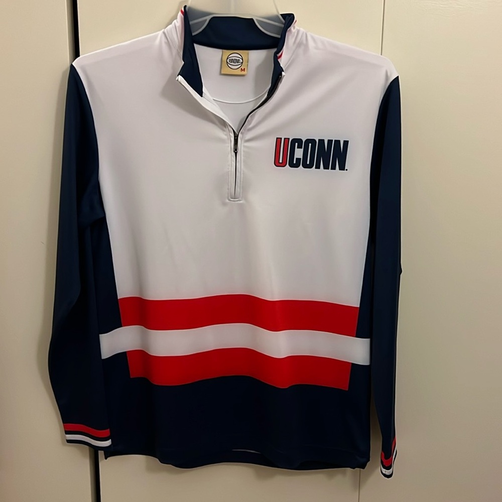 Brand new. Vintage UConn quarter zip. Very light weight. Size men’s medium